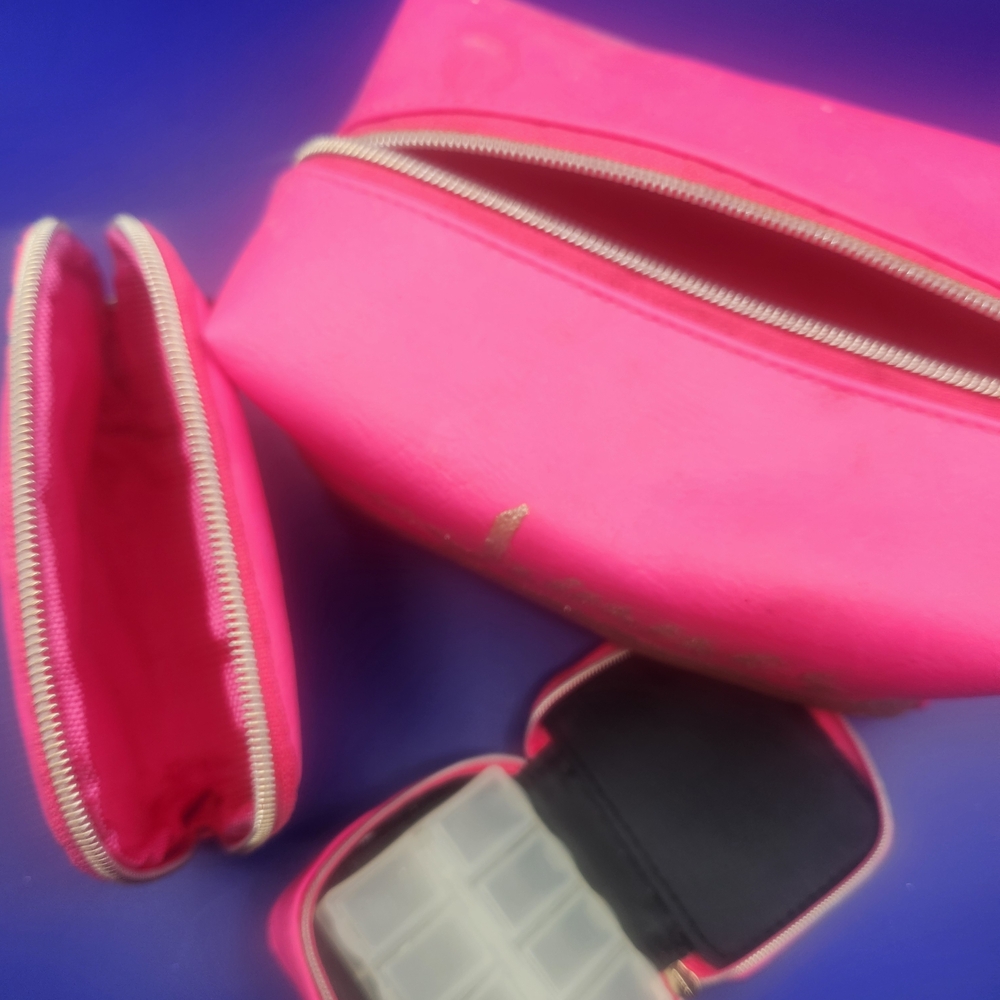 SOLD.3 Piece Pink & Gold Pouch Set.SOLD - Picture 3 of 16